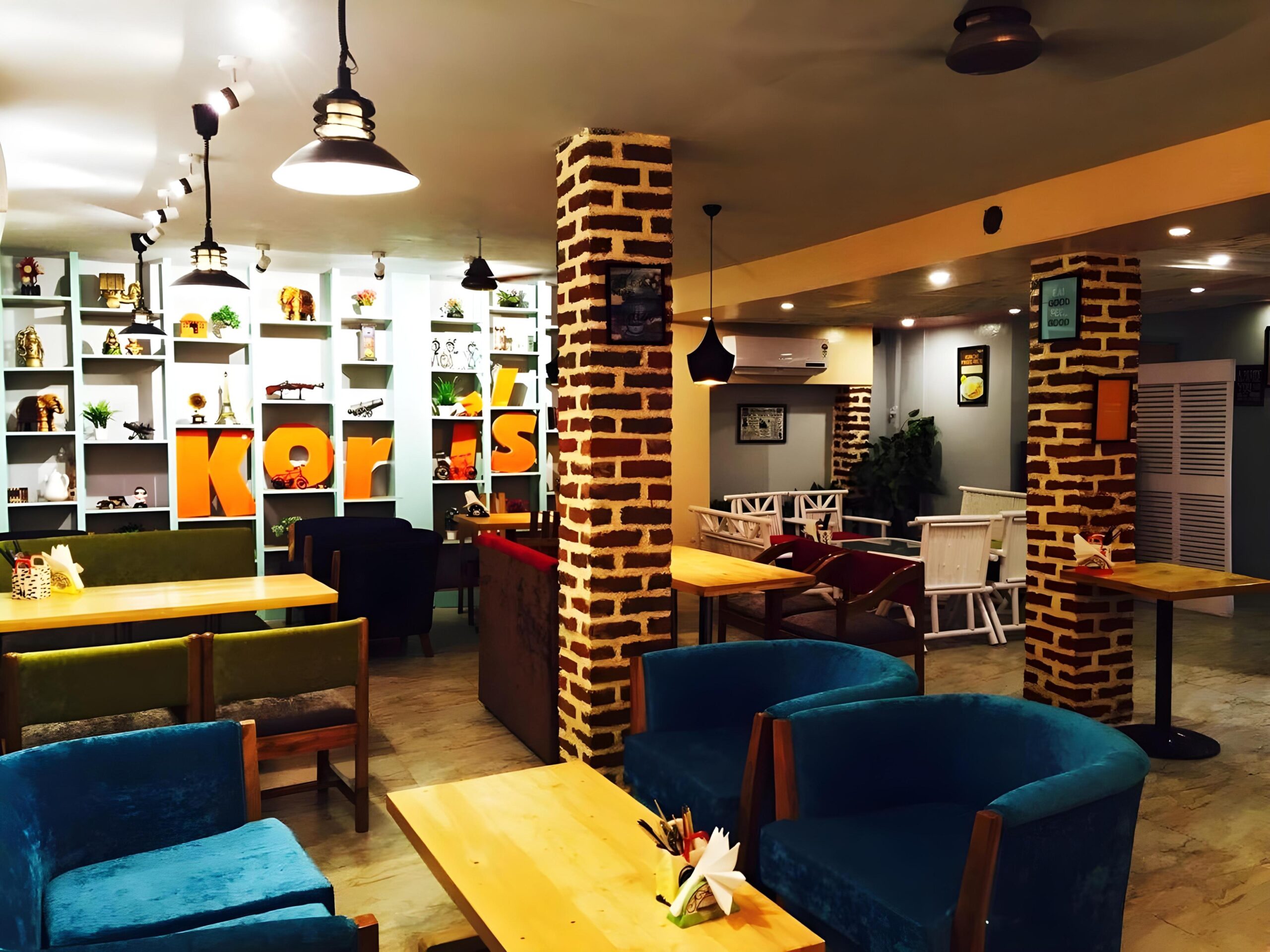 Koris Cafe Majnu Ka Tila